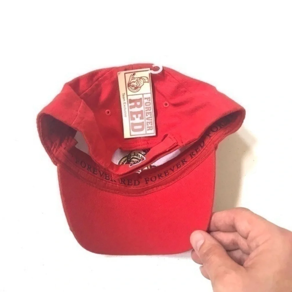 NWT NHL Ottawa Senators Size Youth Red & White Hat